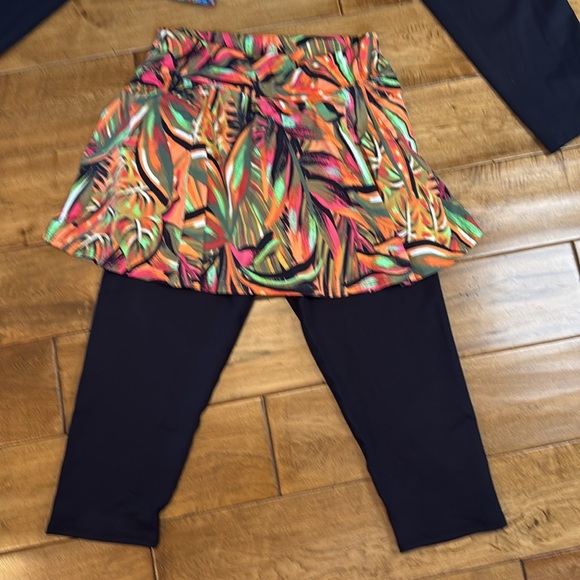 Donna Jo Capri Skirted Leggings 3 Pair - Picture 3 of 14